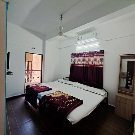 Goldan Palece Hotel Trimbak Exterior foto